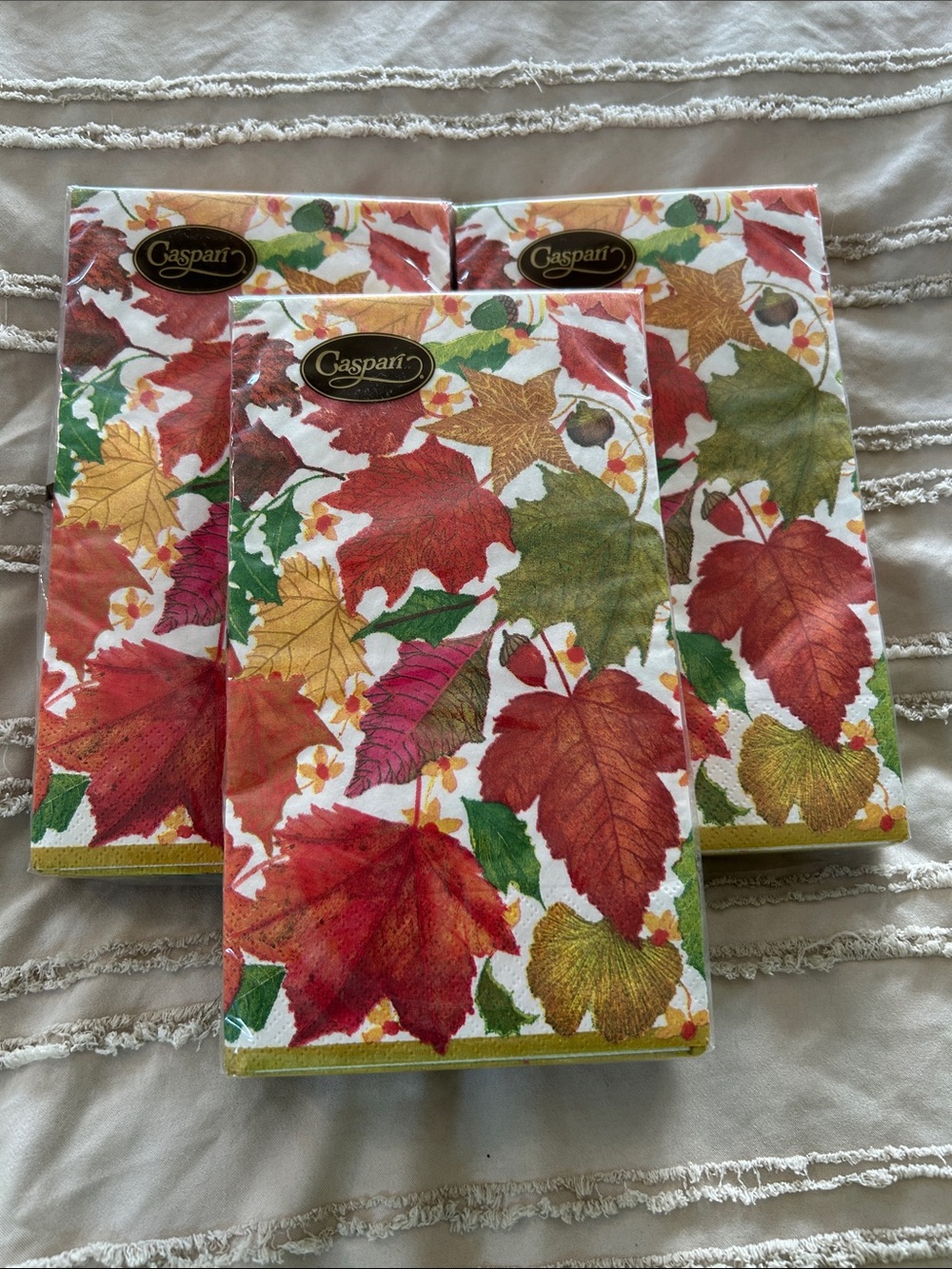 Lot of 3 Swirling Leaves White Caspari dinner napkins